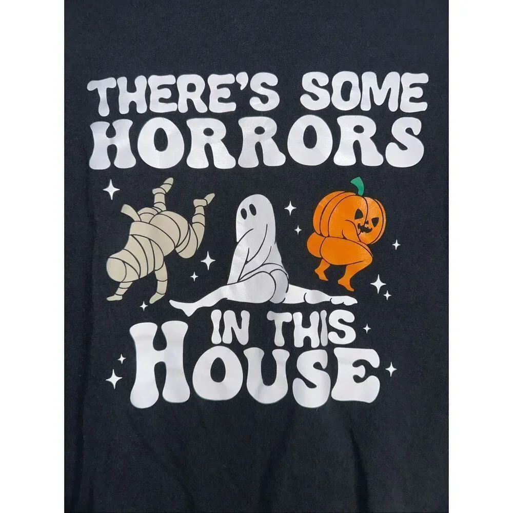 Gildan Black Long Sleeve Graphic T-Shirt – Medium – “There Are Some Horrors in T